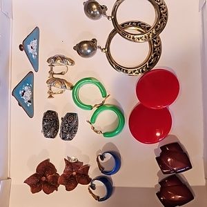 LOT of vintage screw back and clip on earrings